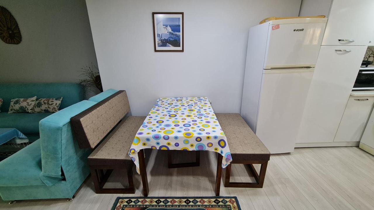 Reina, Kusadası